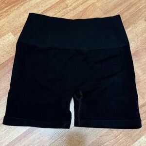 Alphalete amplify shorts